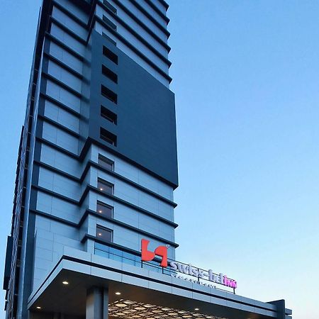 Swiss-Belinn Simatupang Джакарта Екстер'єр фото