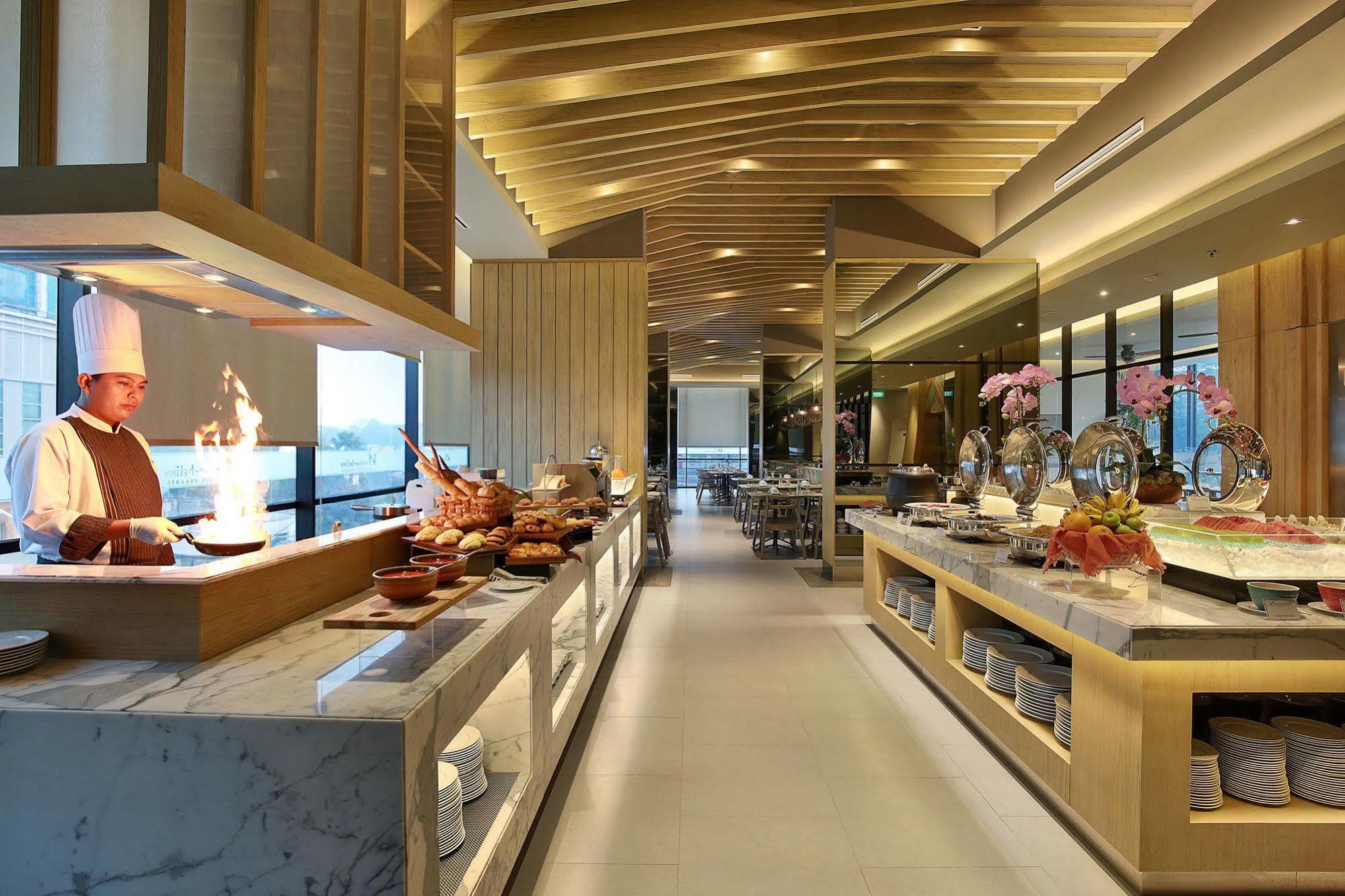 Swiss-Belinn Simatupang Джакарта Екстер'єр фото