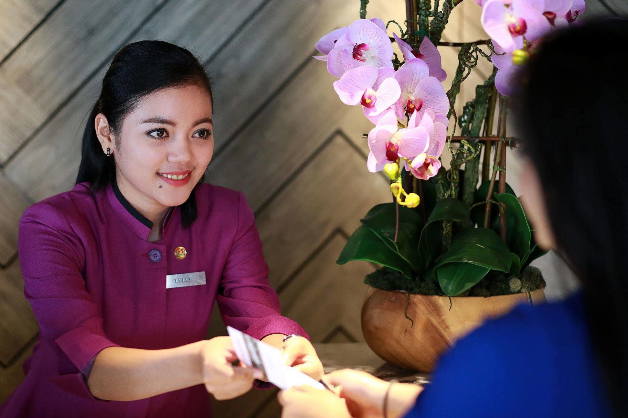 Swiss-Belinn Simatupang Джакарта Екстер'єр фото